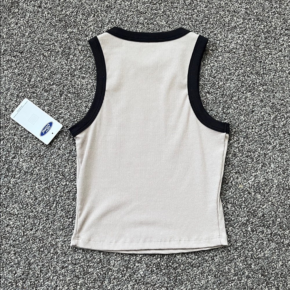 Mustang crop tank - Picture 2 of 2